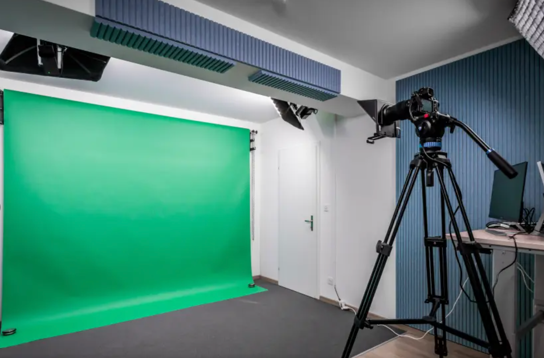 🎥🎙️ Video & Podcast Studio Access for Co-Working Spaces
