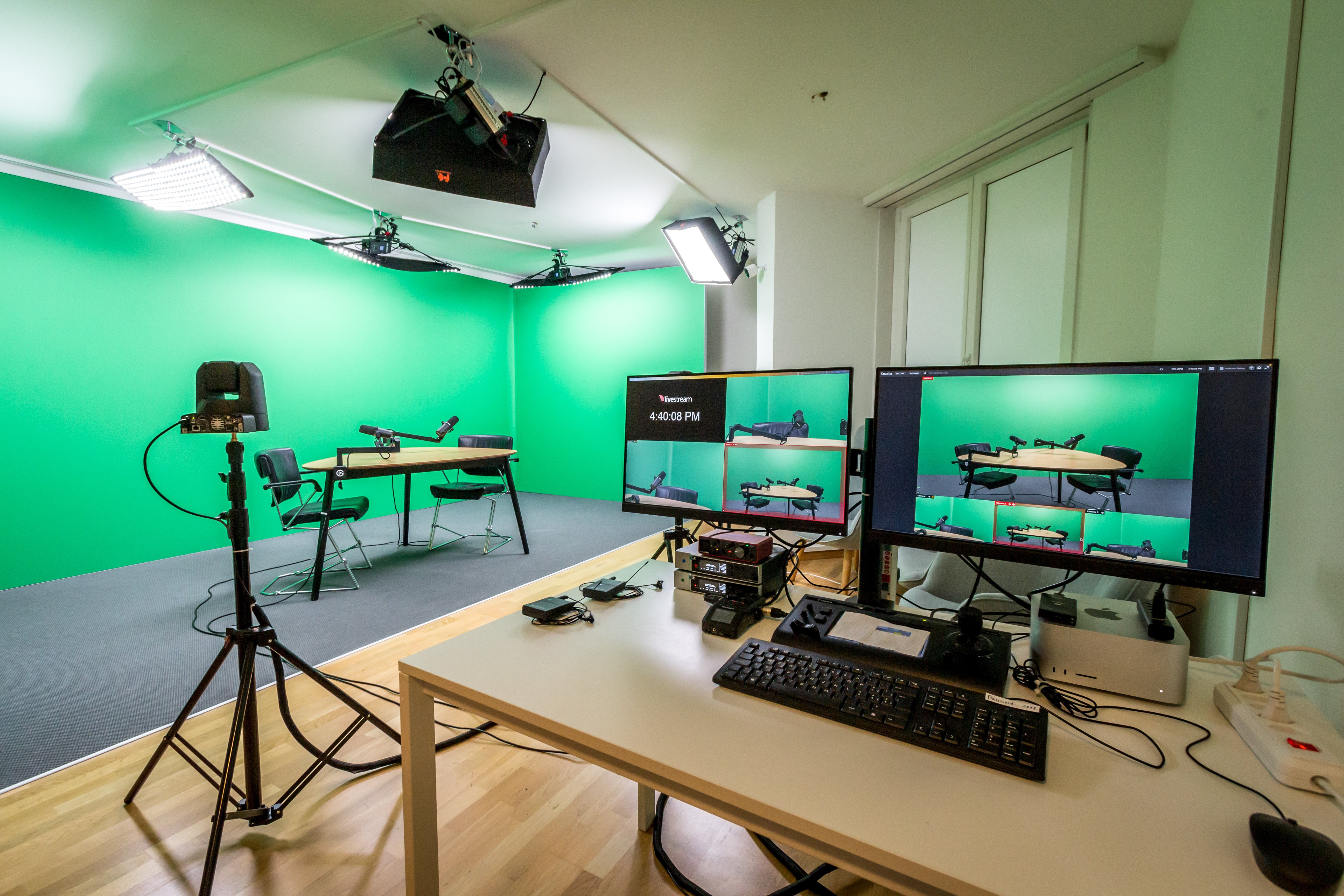 🎥🎙️ Video & Podcast Studio Access for Co-Working Spaces – Enhance Your Member's Membership Experience! 🌟